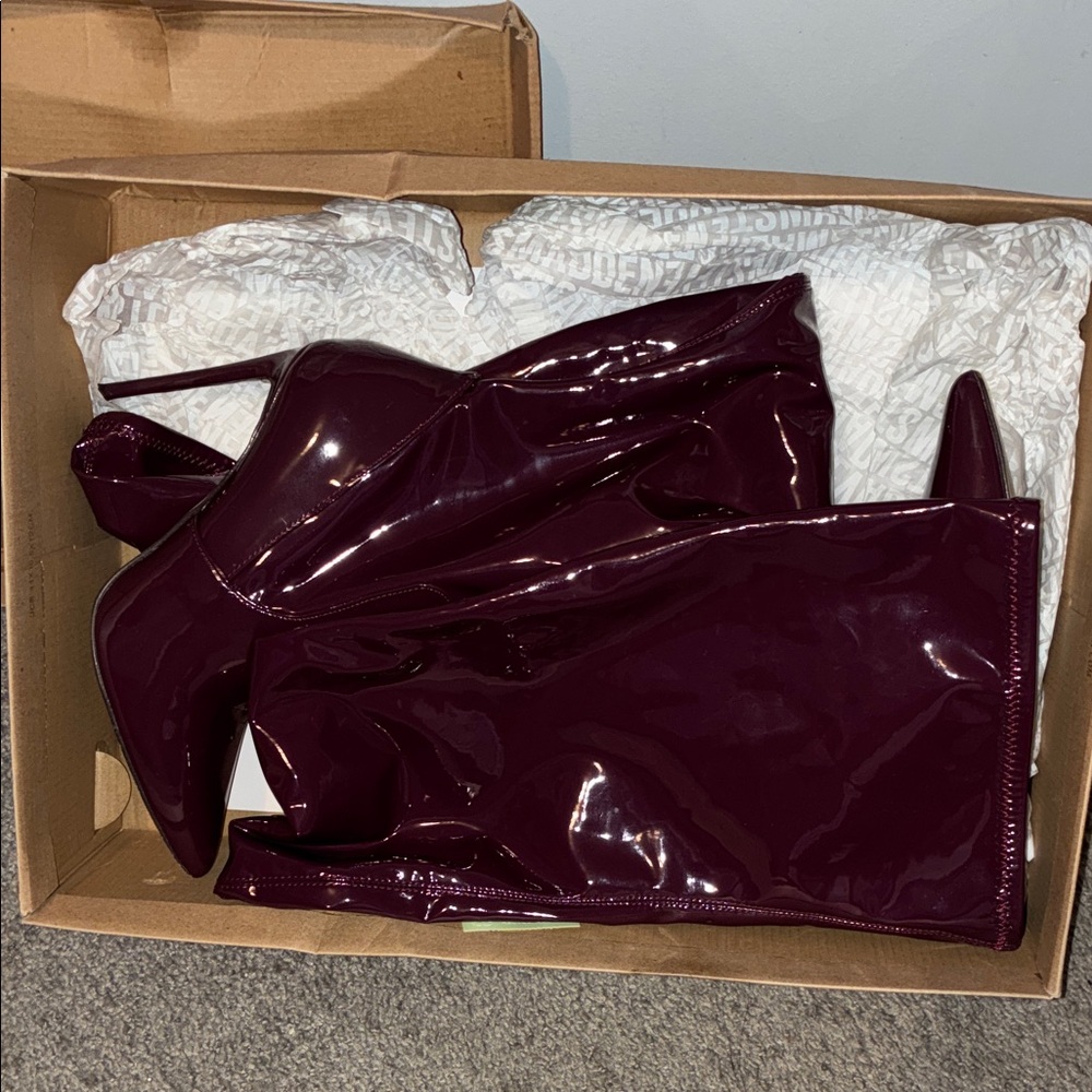 Steve Madden Glossy Plum Heels